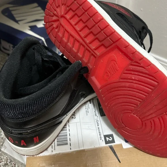 Nike - Picture 3 of 3